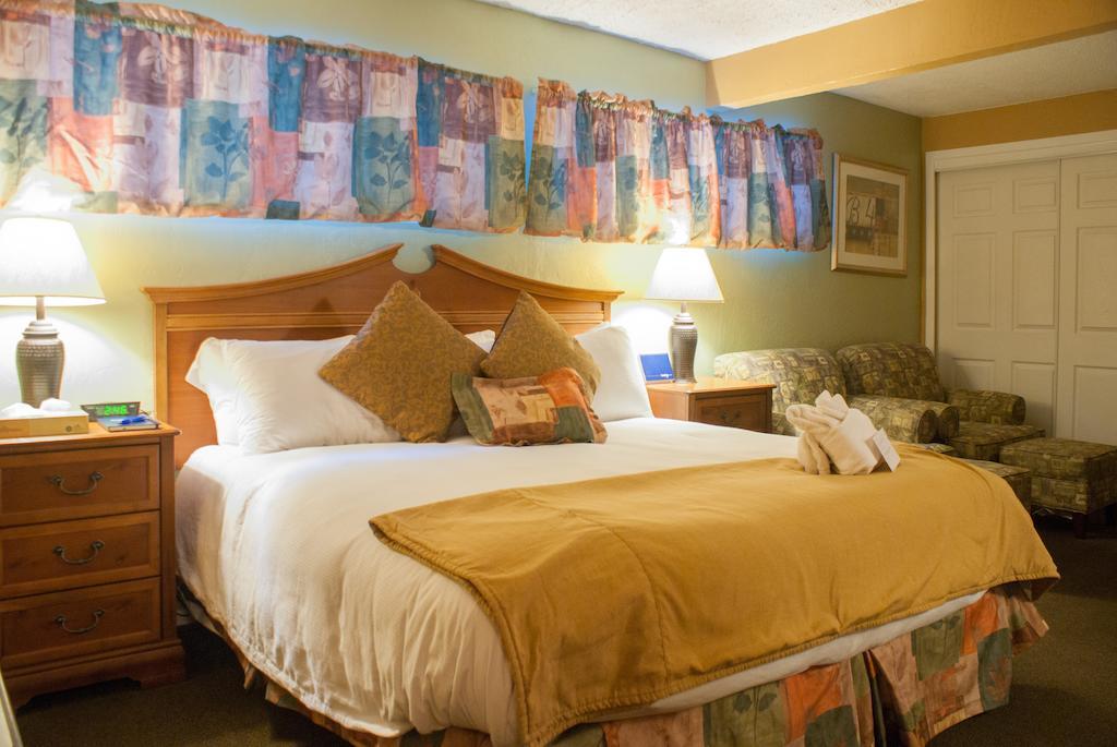 Tuscany Manor Palm Springs Rum bild