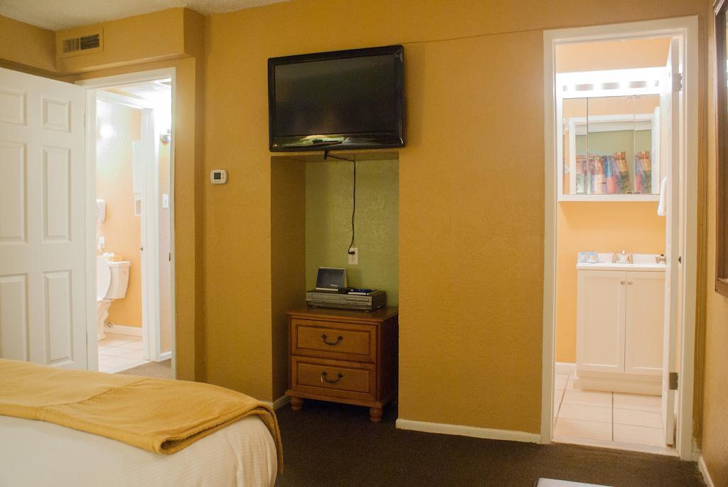Tuscany Manor Palm Springs Rum bild